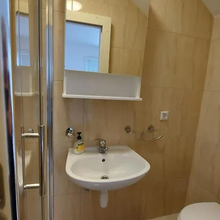 Helles Studioappartement Mit Grossem Balkon By Interhome Apartamento Trogir